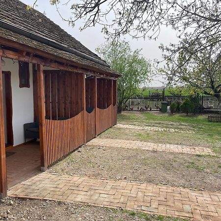 Salas Isailovi Sremska Mitrovica Exterior foto