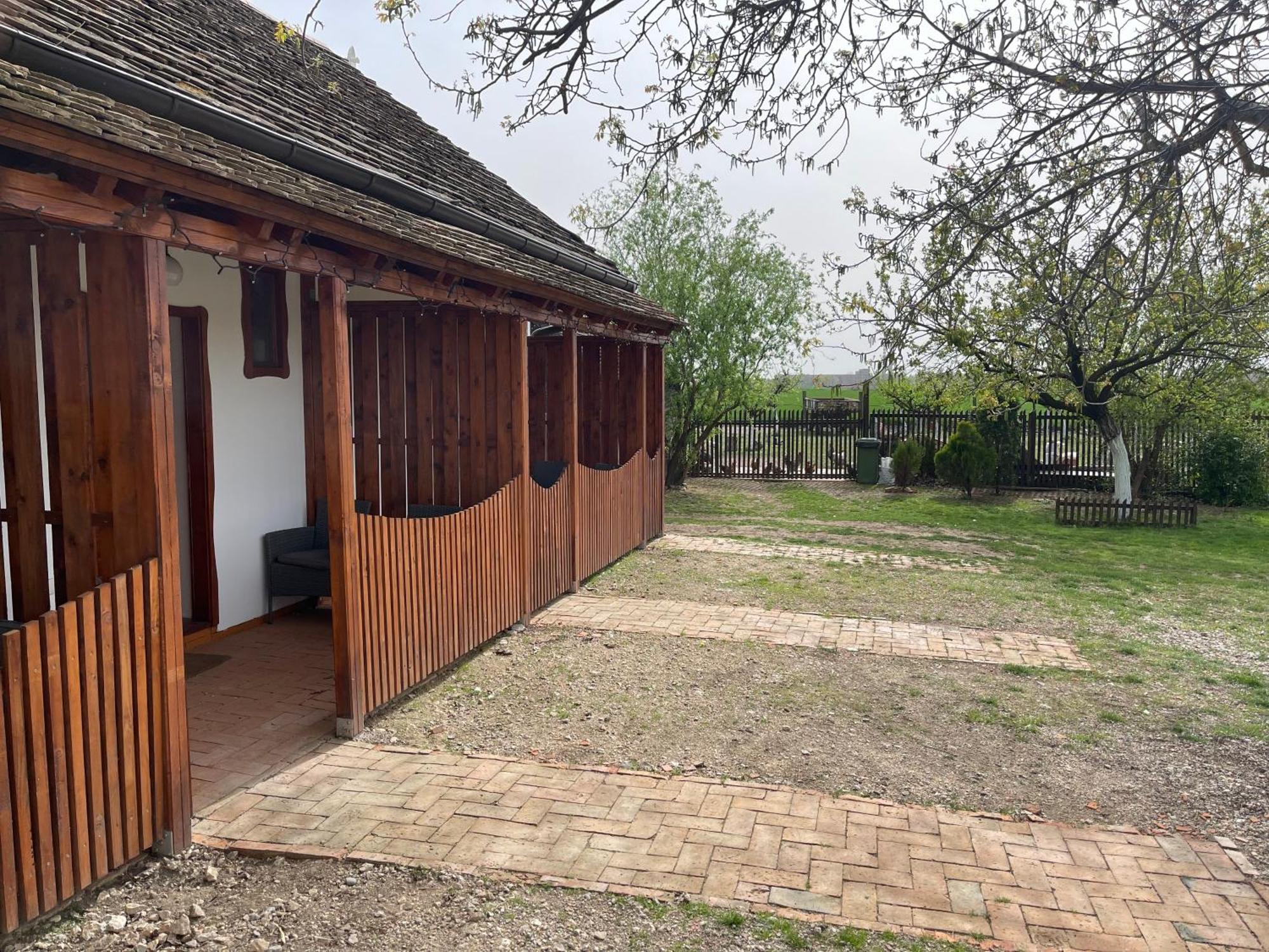 Salas Isailovi Sremska Mitrovica Exterior foto